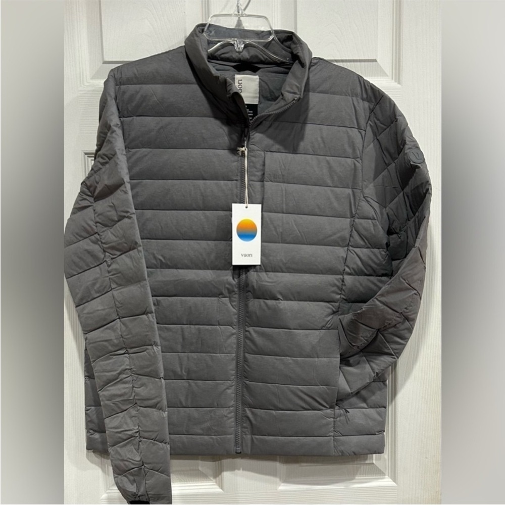 Vuori Men's Medium Steadfast Insulated Full Zip Jacket Shitake Grey NWT Puffer